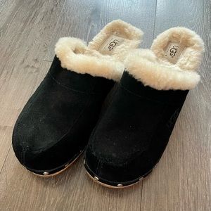SUEDE Ugg FUZZY CLOGS